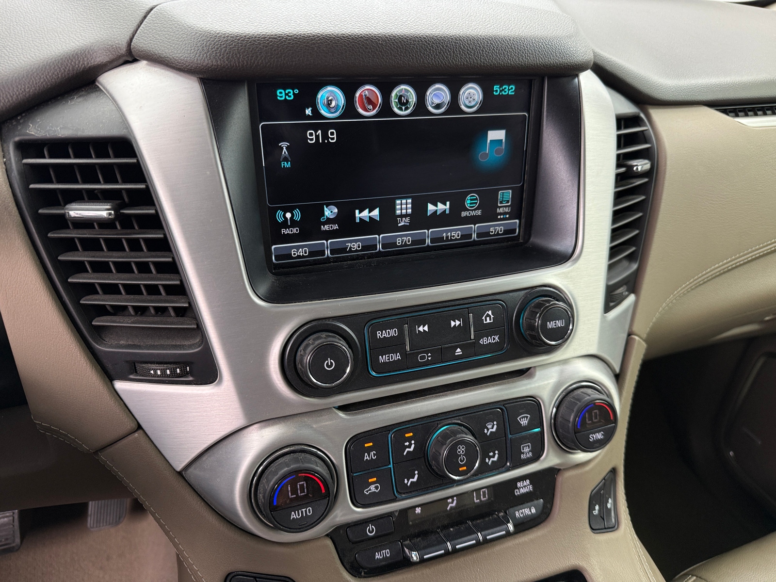 Thumbnail: 2020 GMC Yukon XL - 3