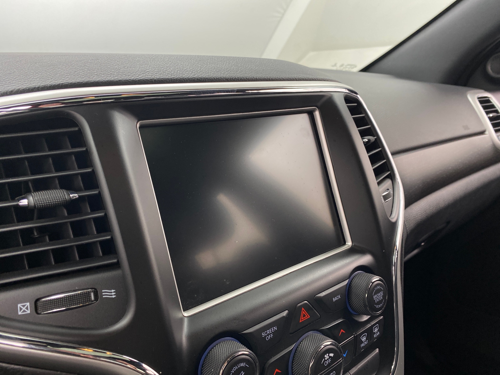 Thumbnail: 2015 Jeep Grand Cherokee - 3