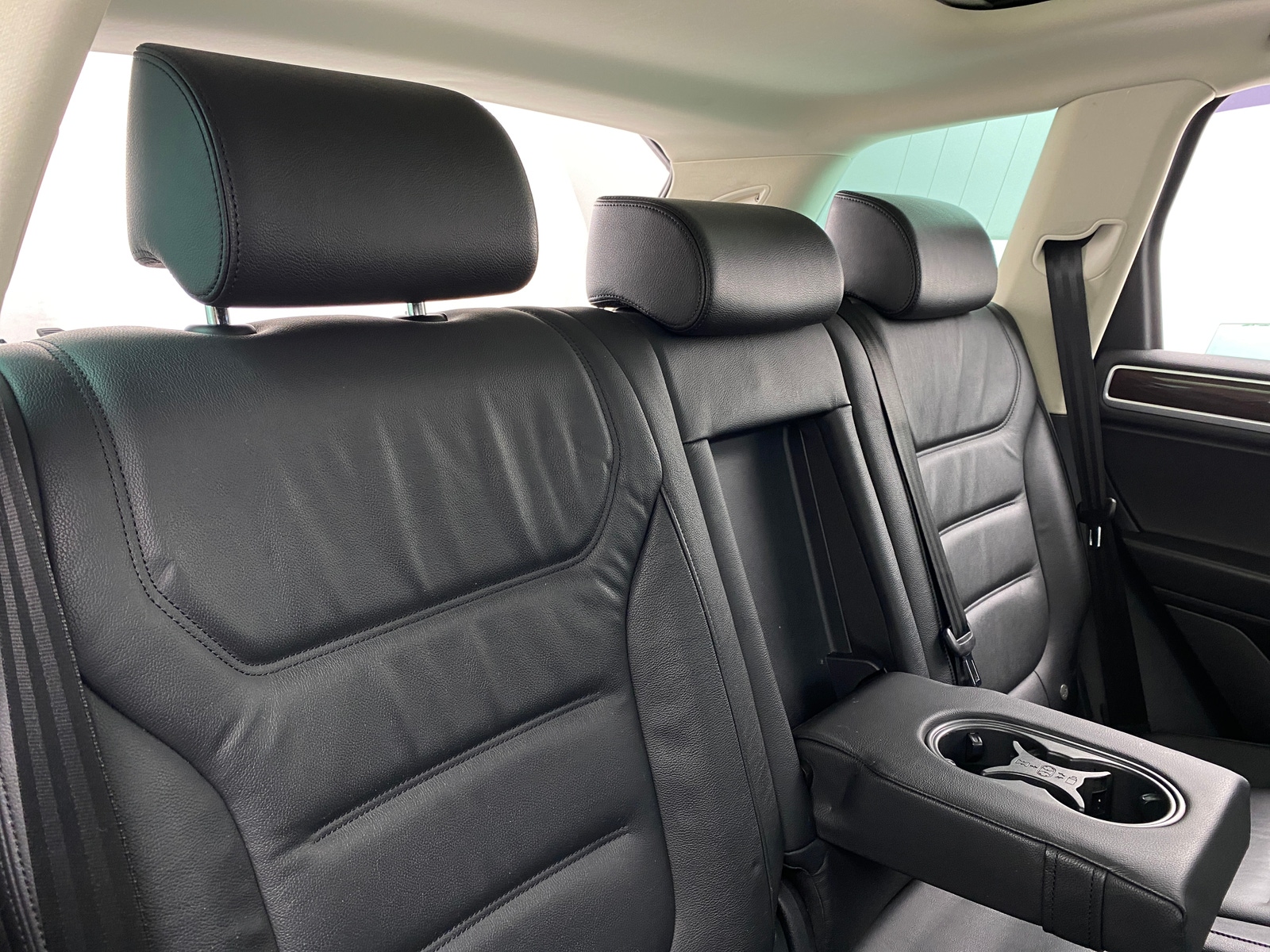 Thumbnail: 2015 Volkswagen Touareg - 5