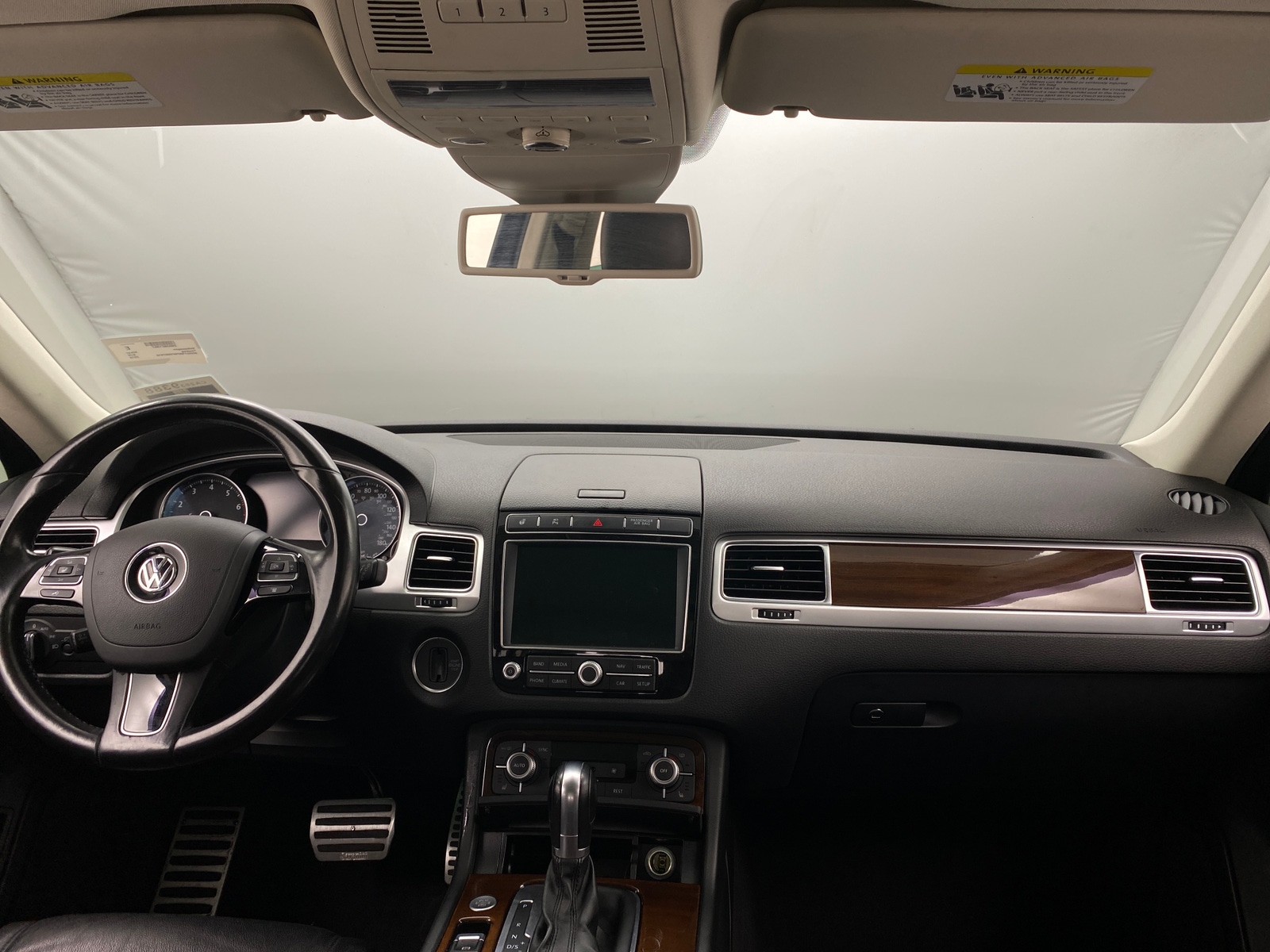 Thumbnail: 2015 Volkswagen Touareg - 2