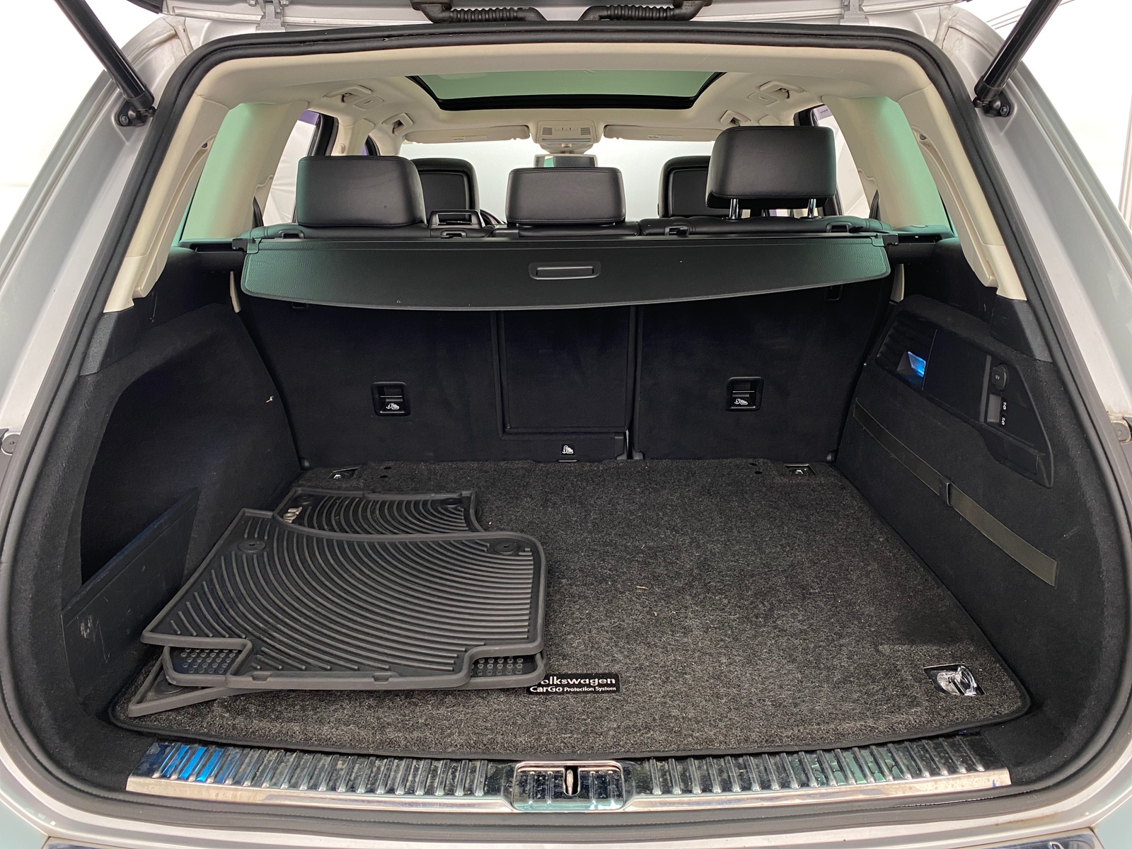 Thumbnail: 2015 Volkswagen Touareg - 6