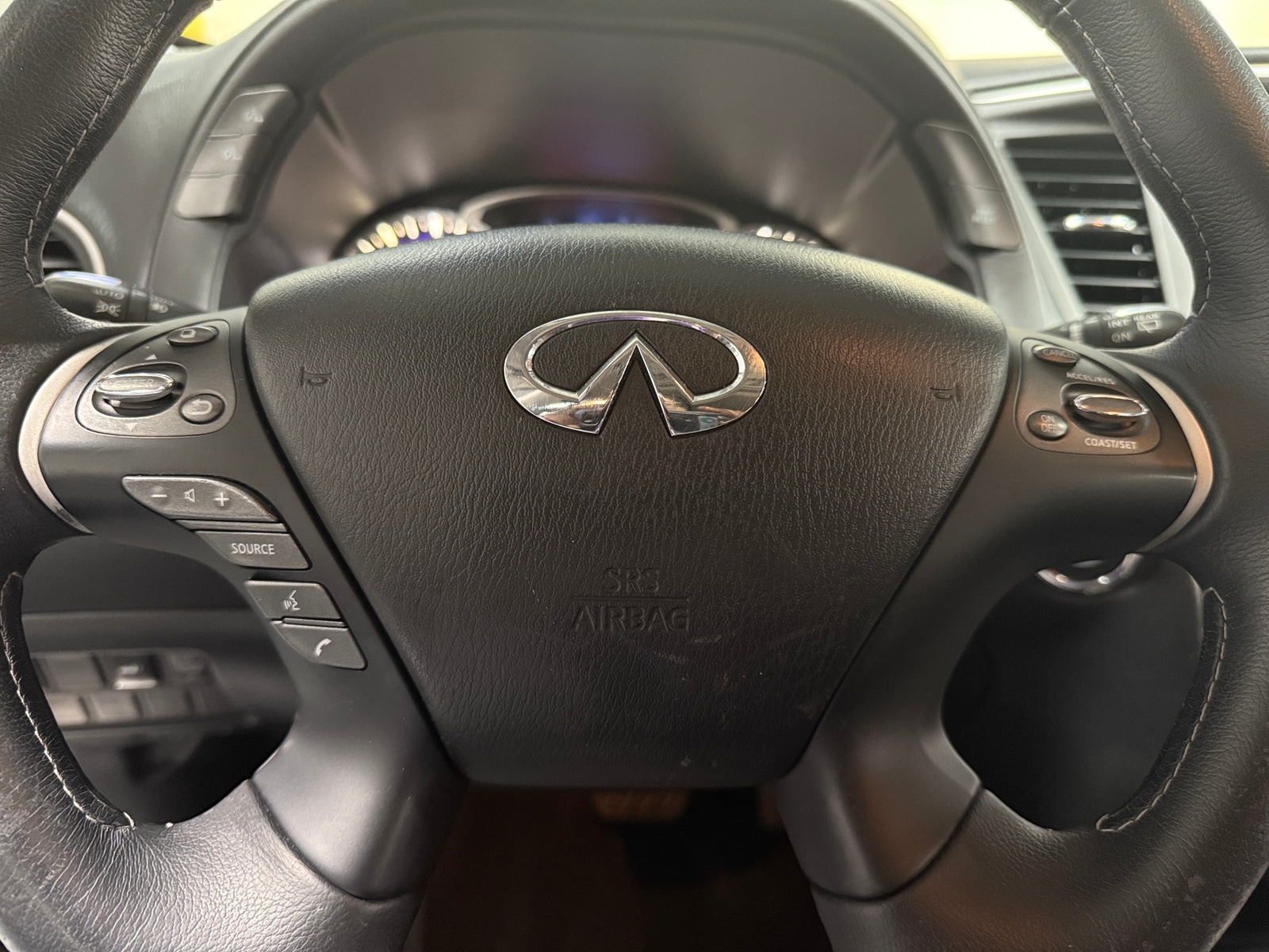 Thumbnail: 2017 INFINITI QX60 - 4