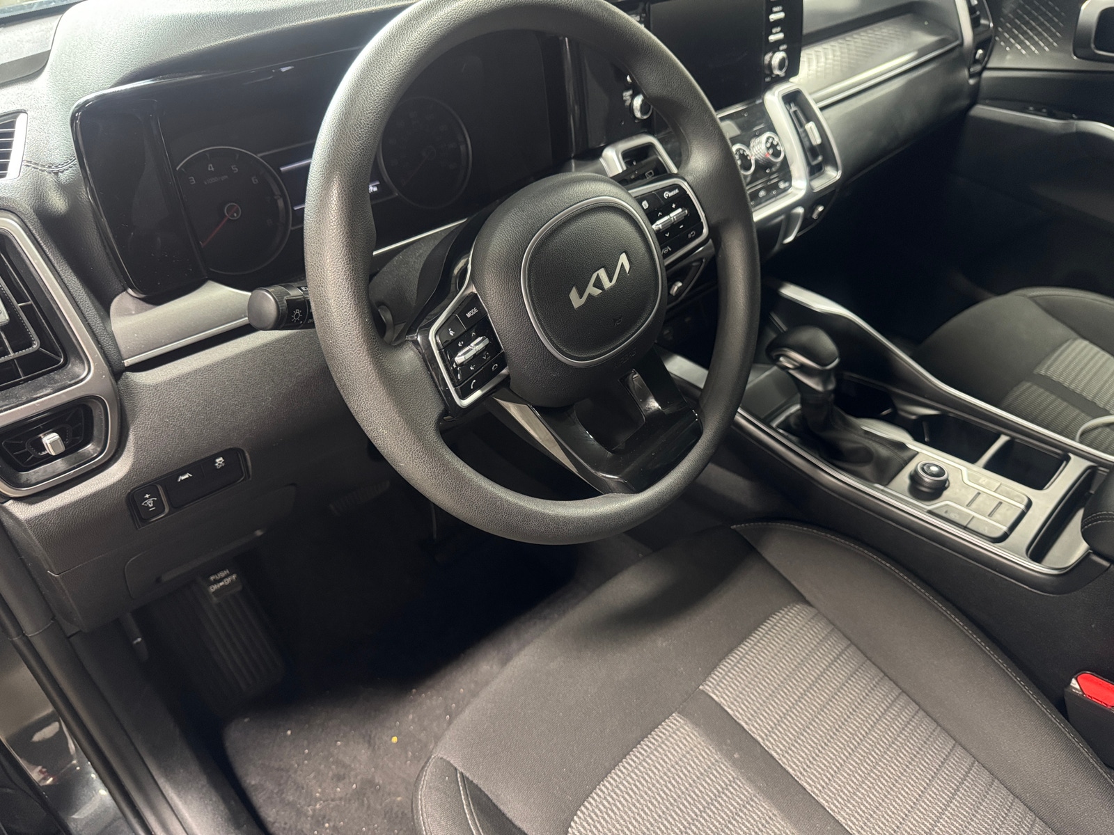Thumbnail: 2023 Kia Sorento - 5