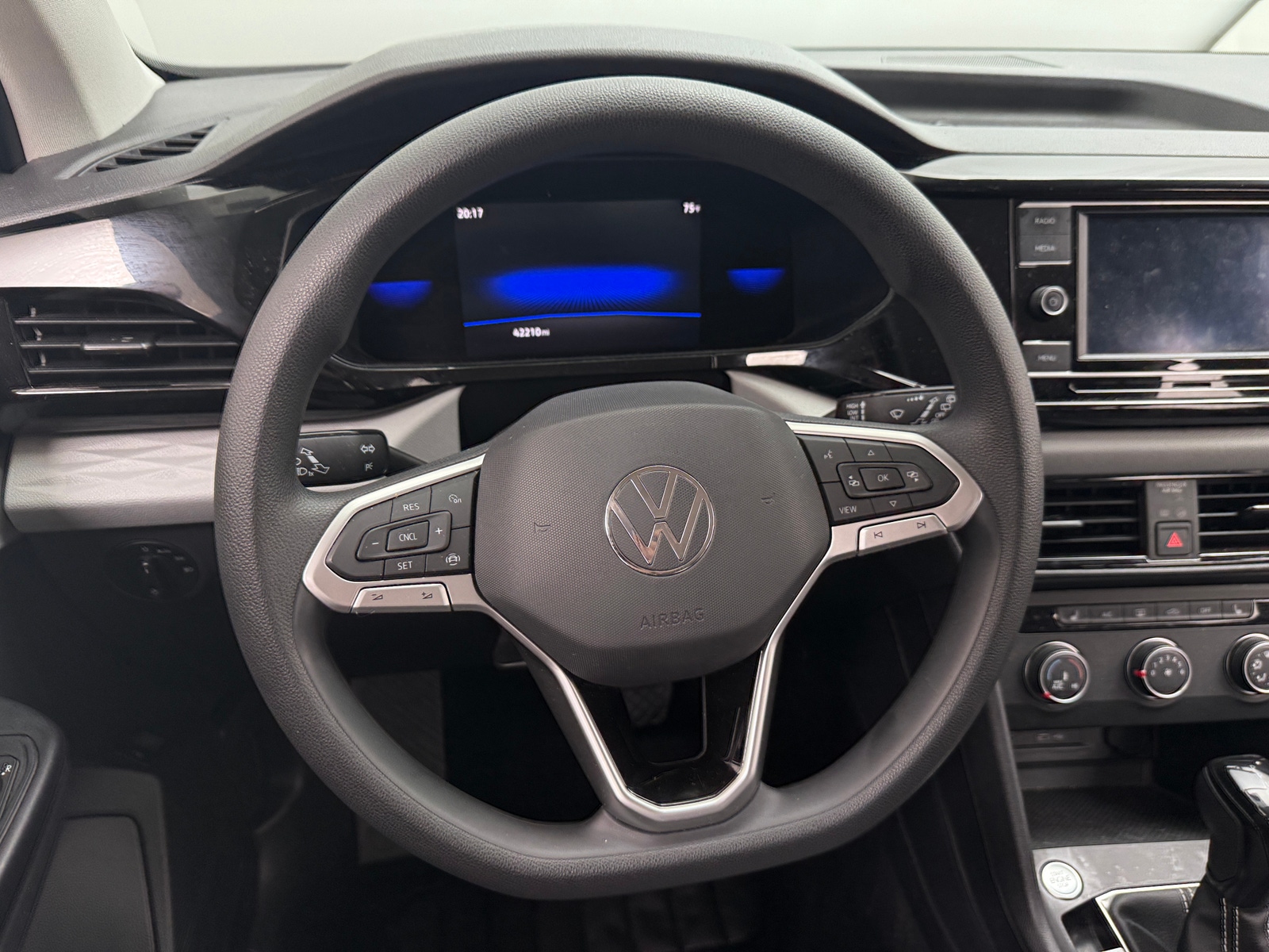 Thumbnail: 2022 Volkswagen Taos - 5