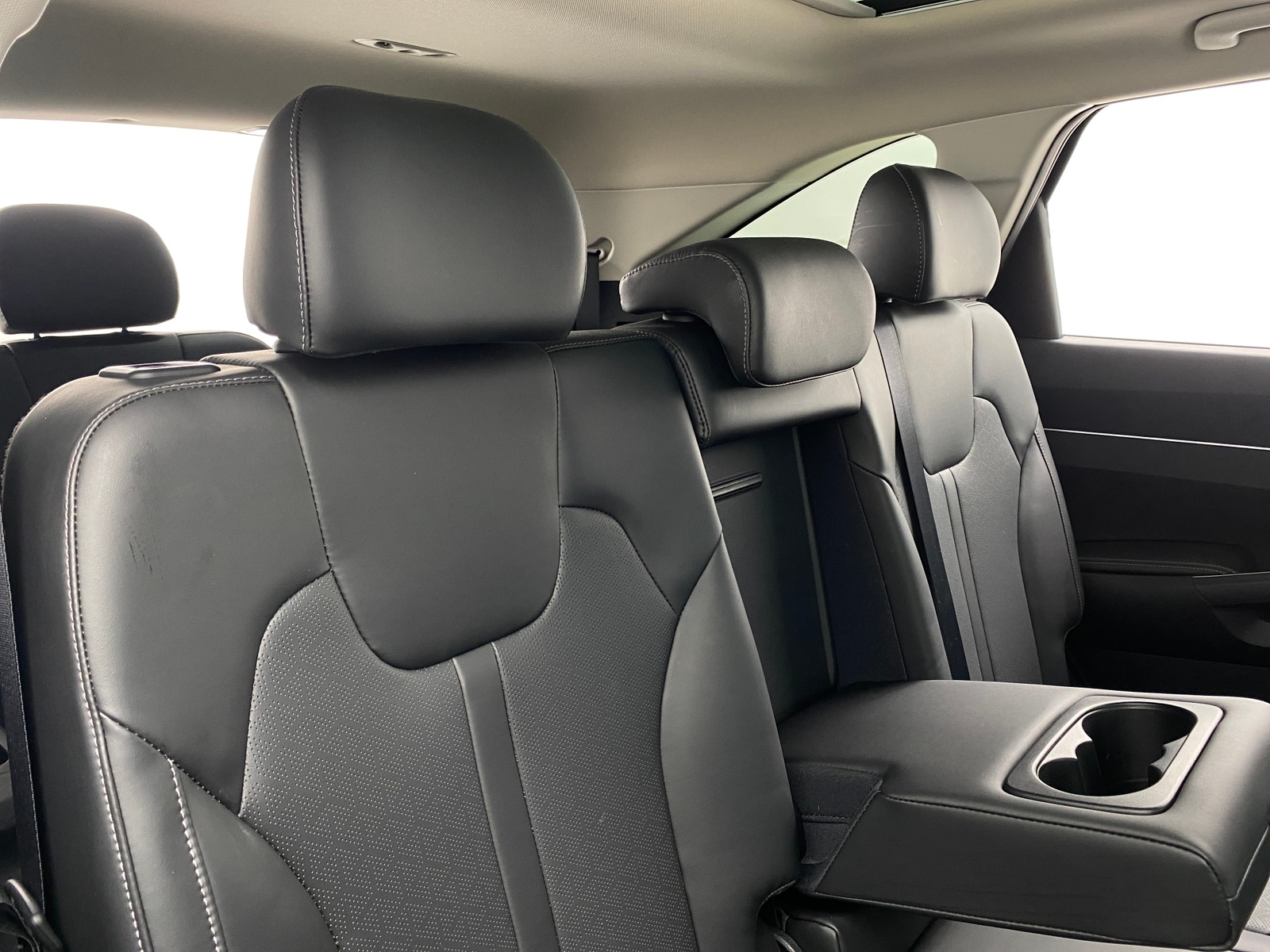 Thumbnail: 2023 Kia Sorento - 5