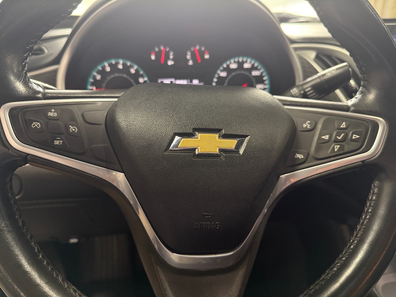 Thumbnail: 2022 Chevrolet Malibu - 5