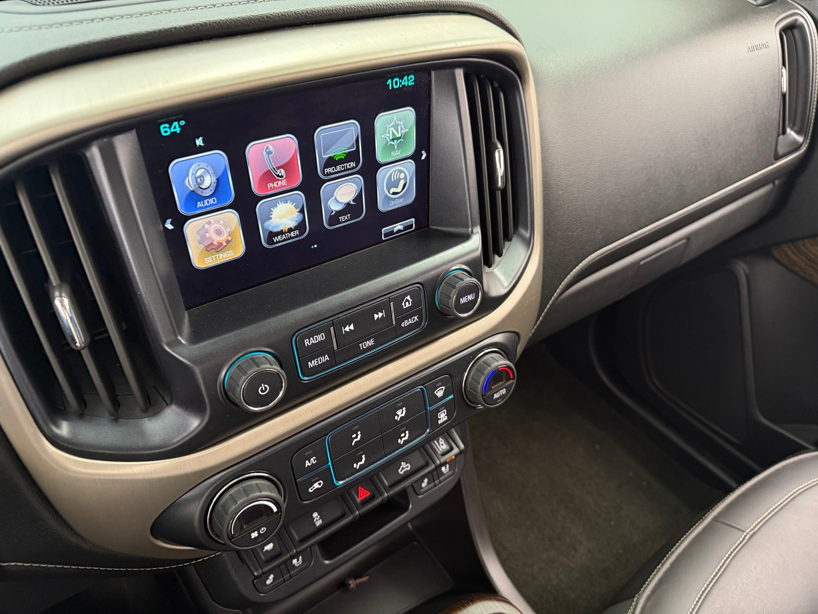 Thumbnail: 2017 GMC Canyon - 3