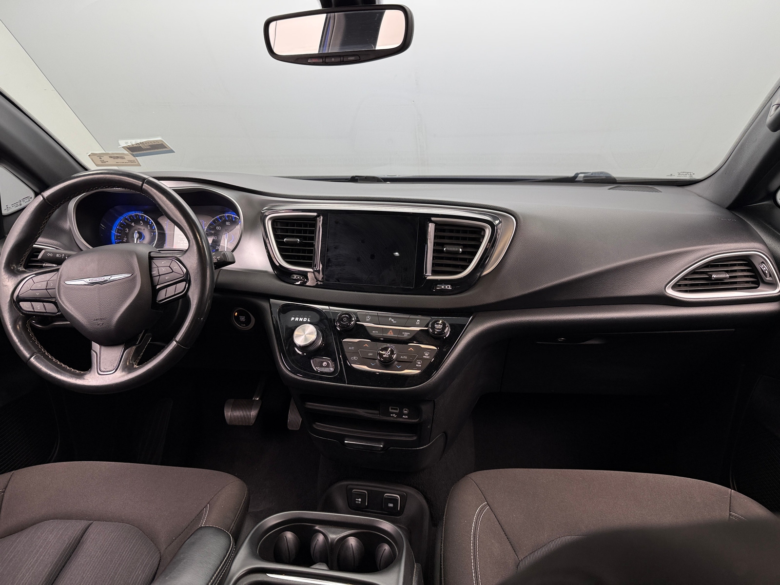 Thumbnail: 2020 Chrysler Pacifica - 3