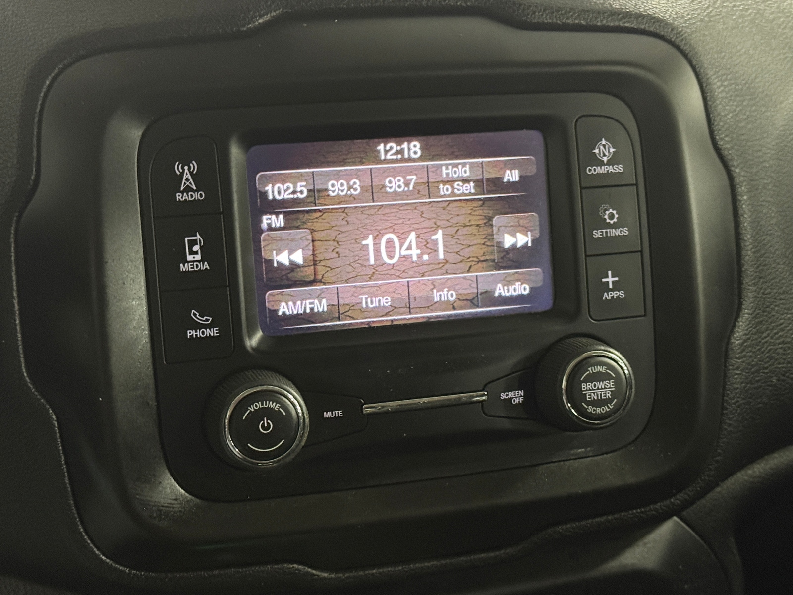 Thumbnail: 2020 Jeep Renegade - 4