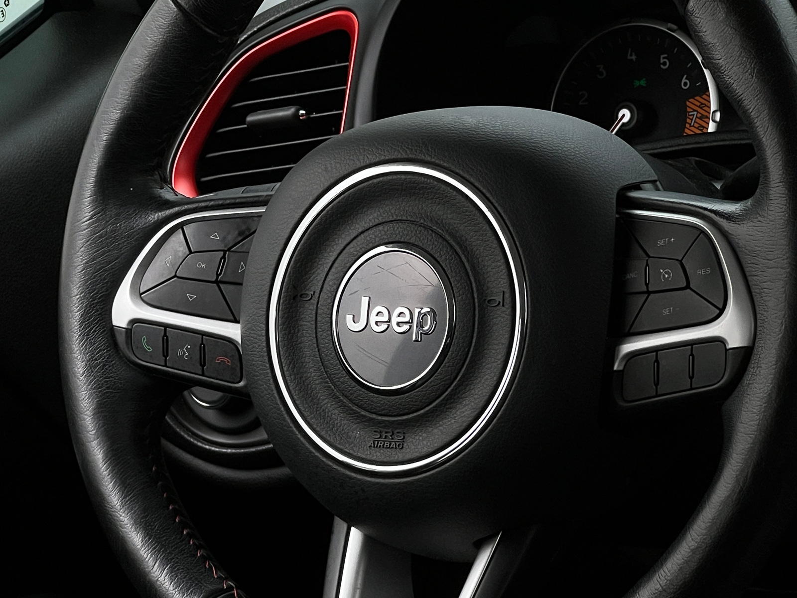 Thumbnail: 2019 Jeep Renegade - 4