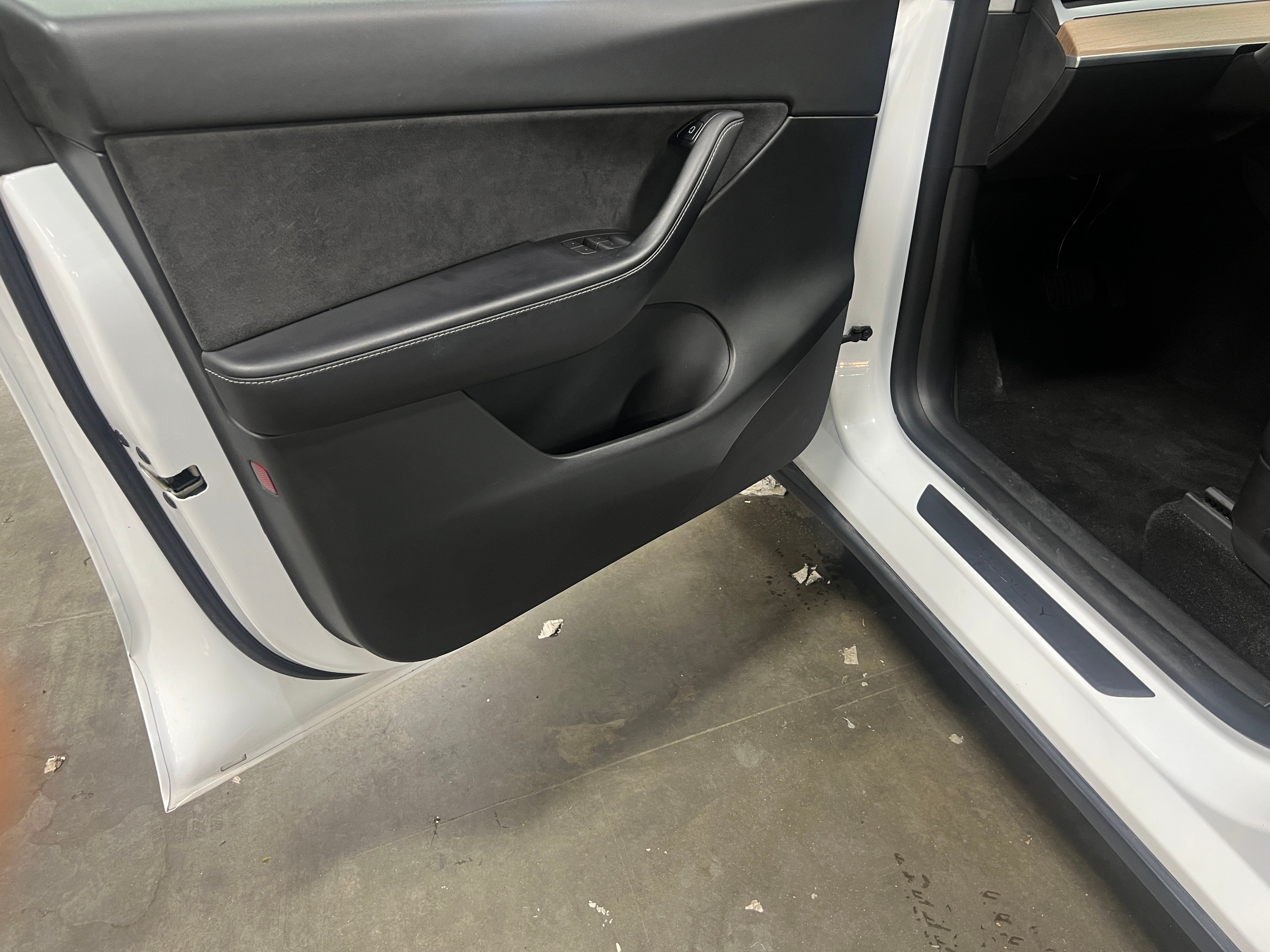 Used 2022 Tesla Model Y Long Range with VIN 7SAYGDEEXNF332601 for sale in Oak Creek, WI