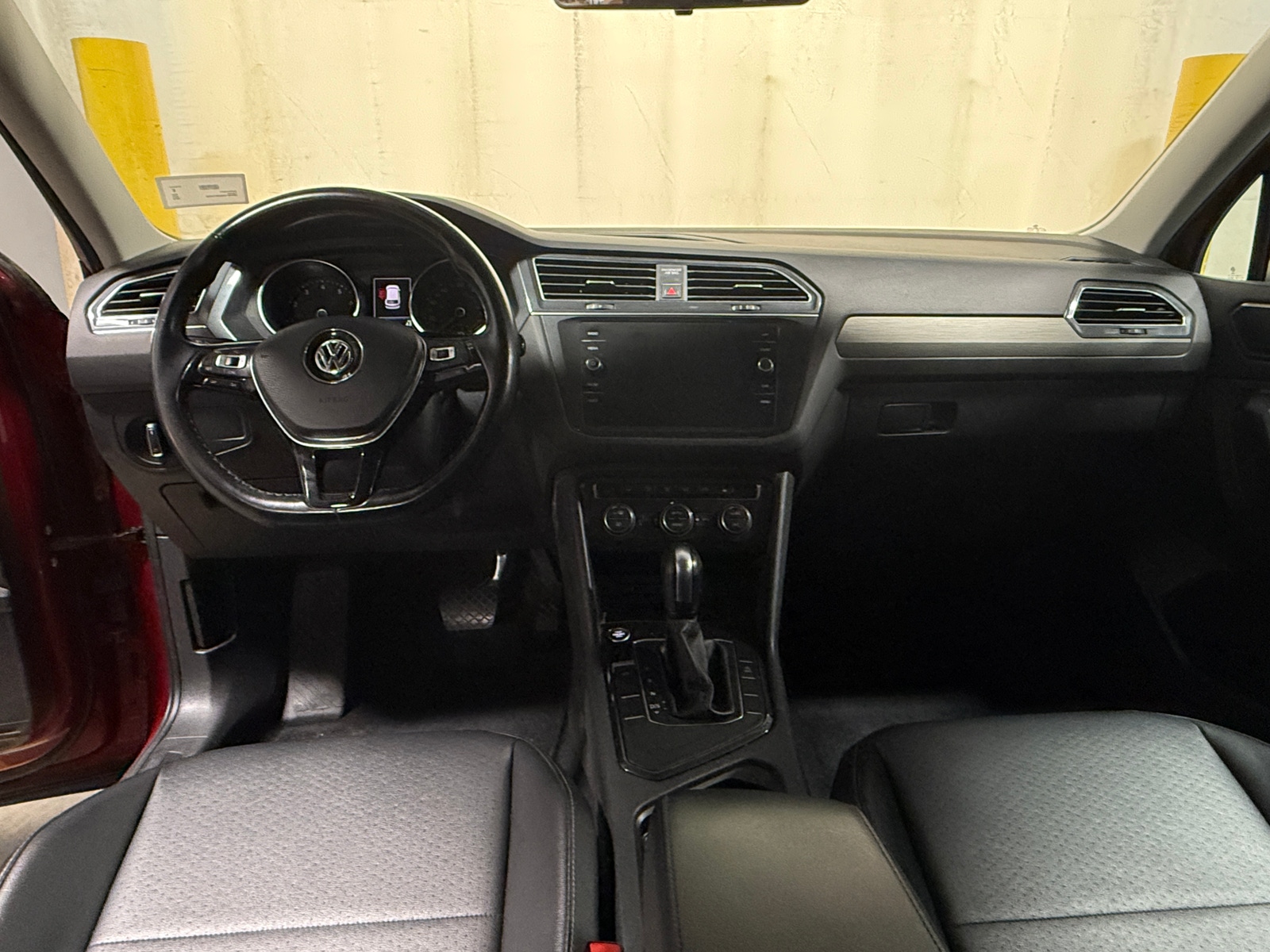 Thumbnail: 2018 Volkswagen Tiguan - 2