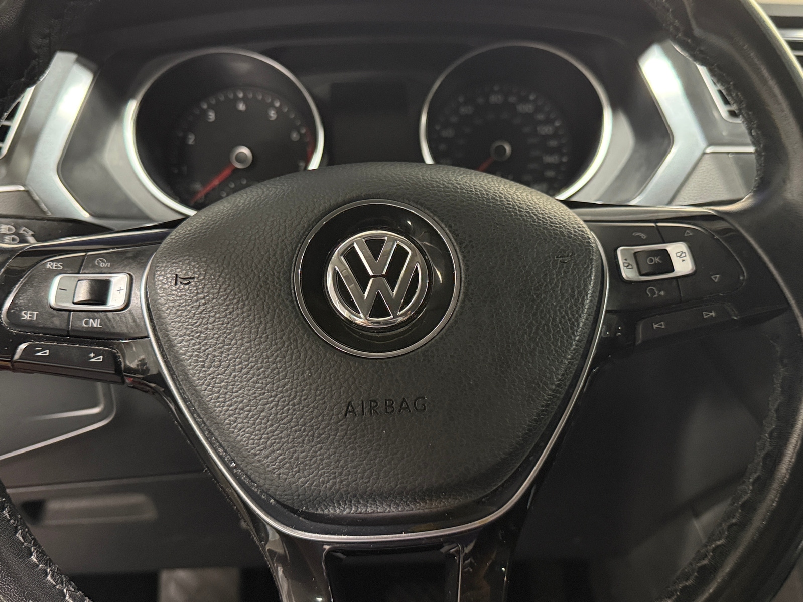Thumbnail: 2018 Volkswagen Tiguan - 4