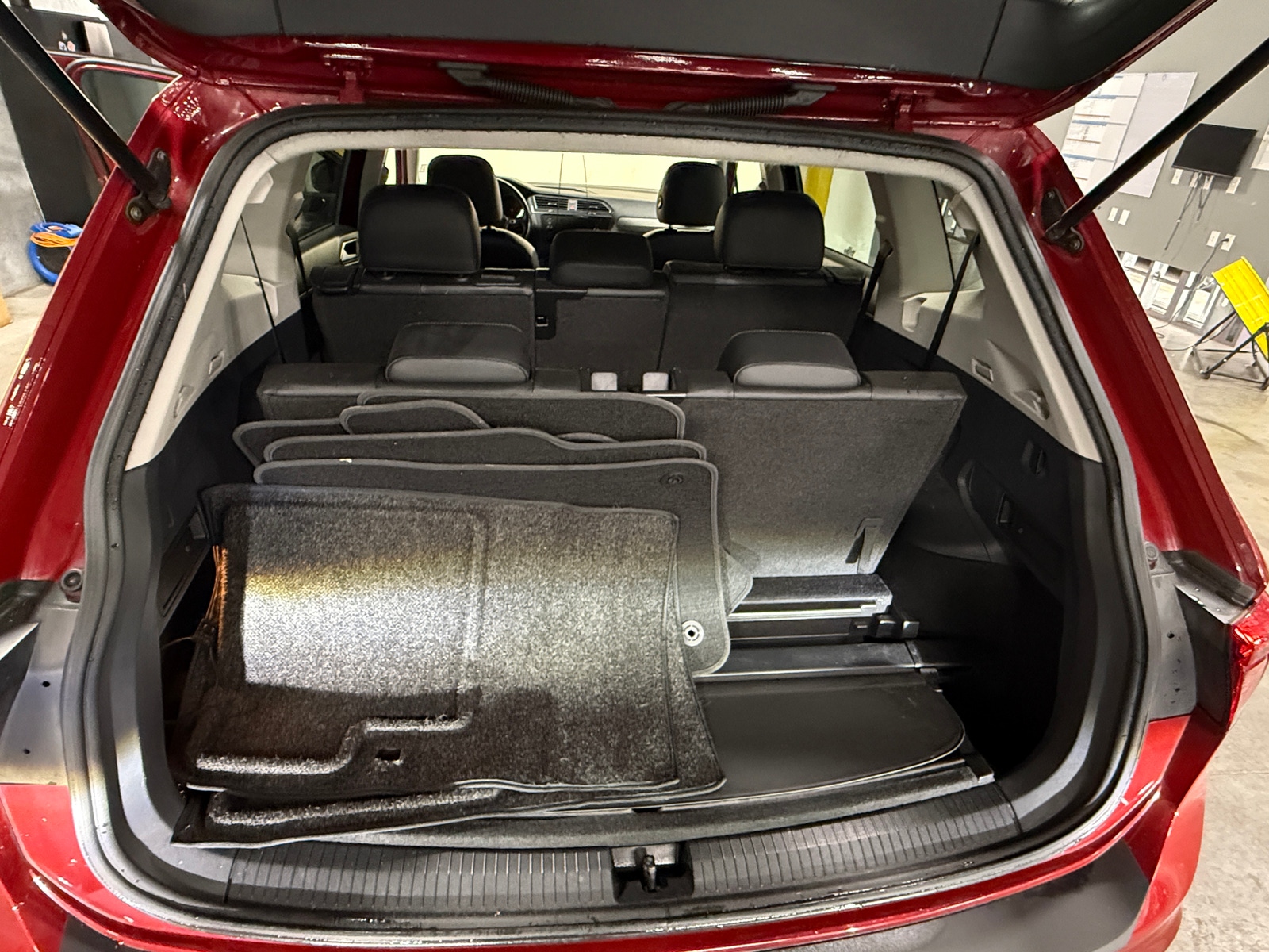 Thumbnail: 2018 Volkswagen Tiguan - 6