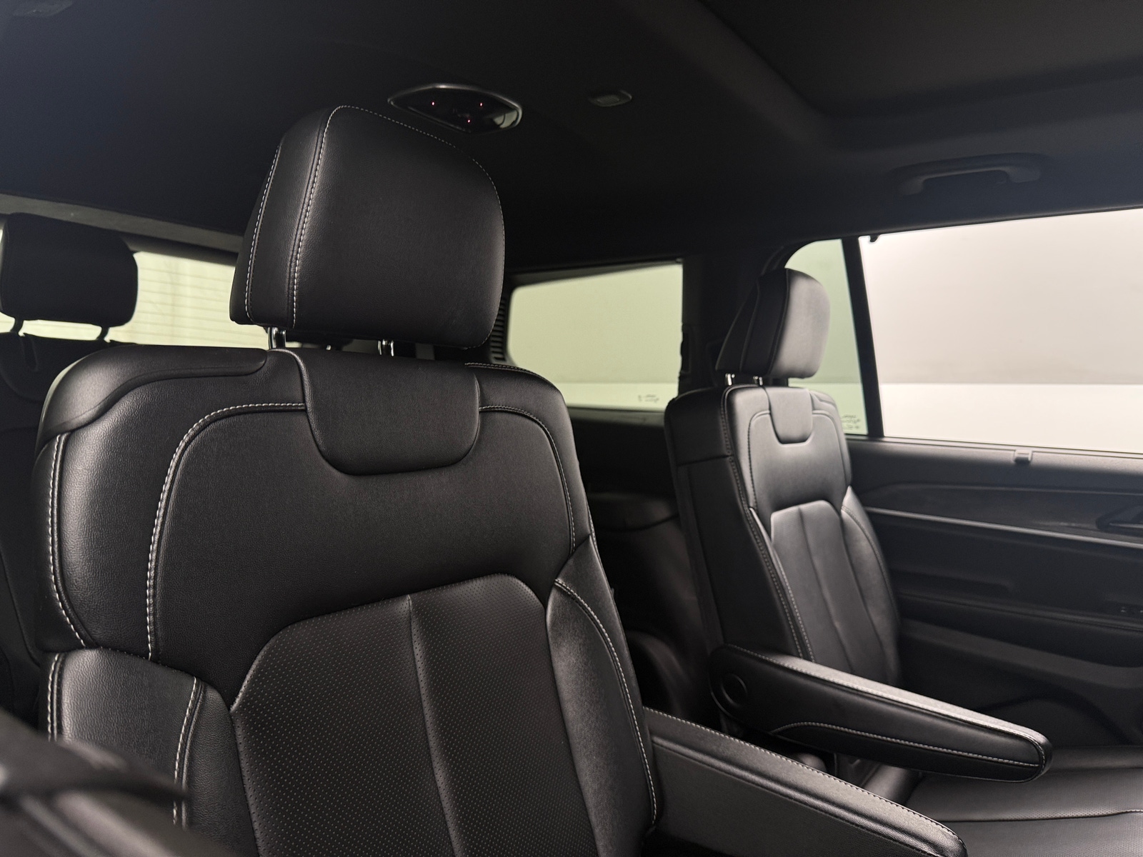 Thumbnail: 2024 Jeep Grand Cherokee L - 5