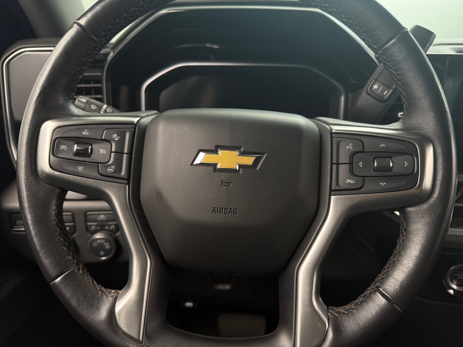 Thumbnail: 2023 Chevrolet Silverado 1500 - 5
