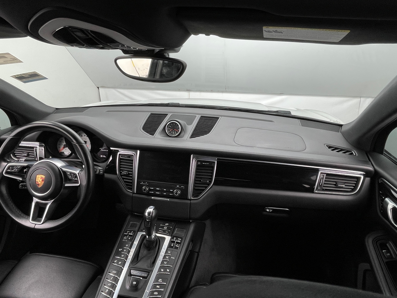 Thumbnail: 2018 Porsche Macan - 2