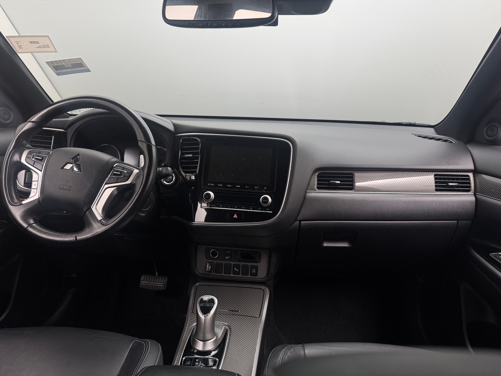 Thumbnail: 2020 Mitsubishi Outlander - 2