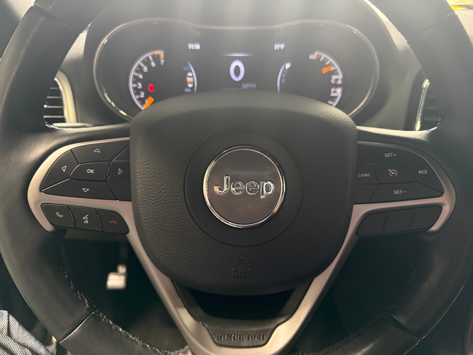 Thumbnail: 2019 Jeep Grand Cherokee - 5