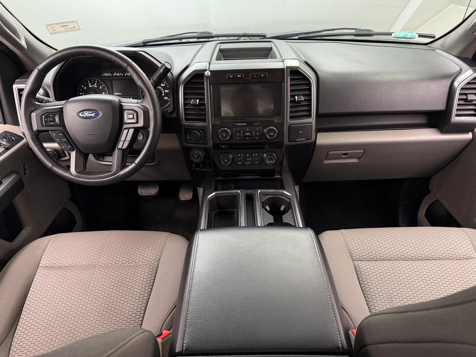 Thumbnail: 2018 Ford Econoline - 3