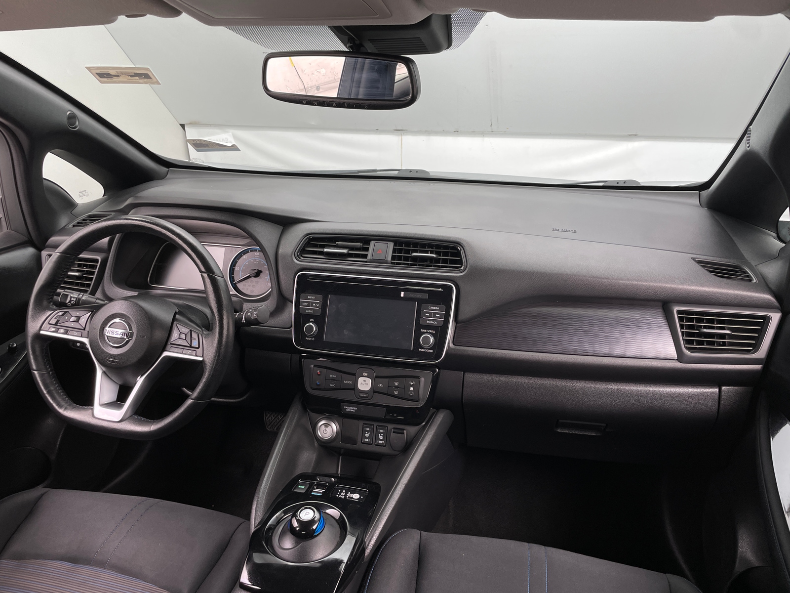 Thumbnail: 2018 Nissan Leaf - 3