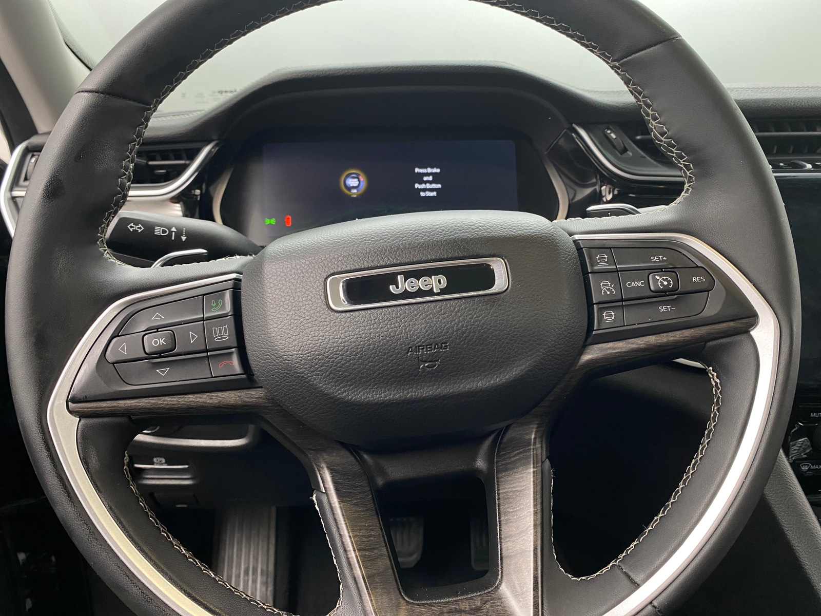 Thumbnail: 2023 Jeep Grand Cherokee - 4