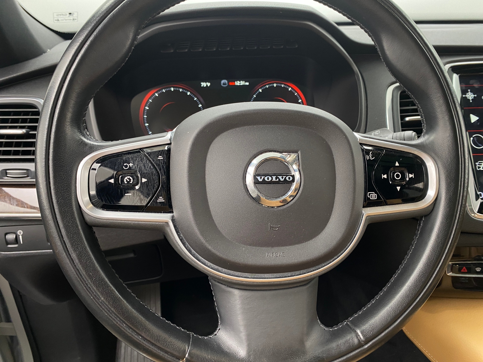 Thumbnail: 2019 Volvo XC90 - 4