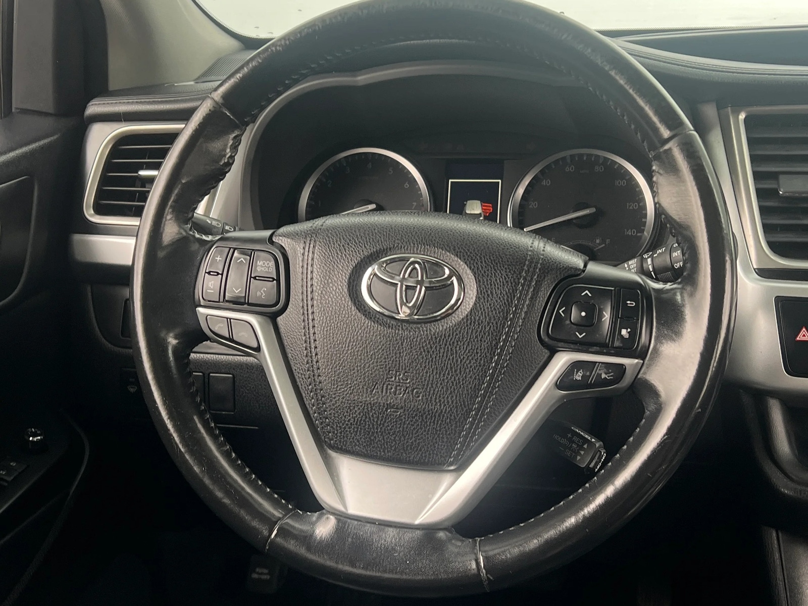 Thumbnail: 2018 Toyota Highlander - 4