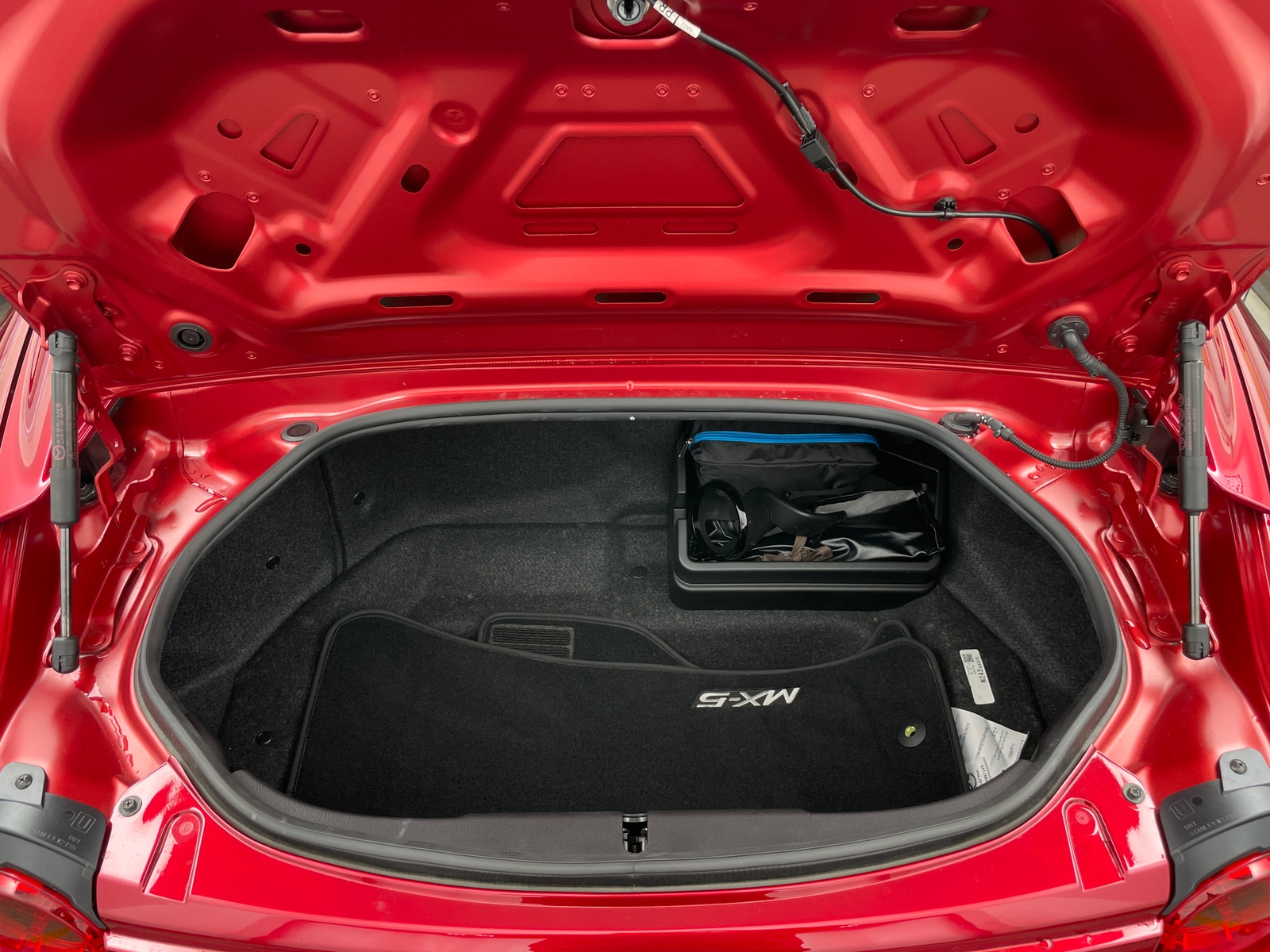 Thumbnail: 2019 Mazda MX-5 Miata - 4