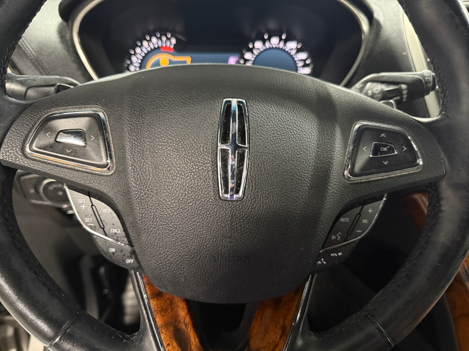 Thumbnail: 2017 Lincoln MKX - 4