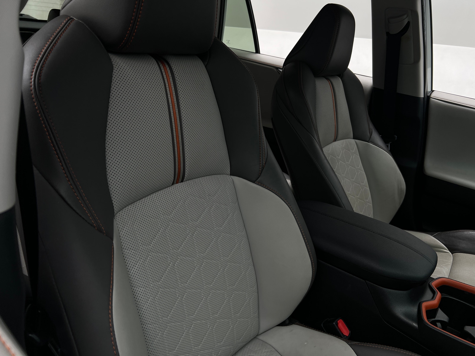 Thumbnail: 2021 Toyota RAV4 - 2