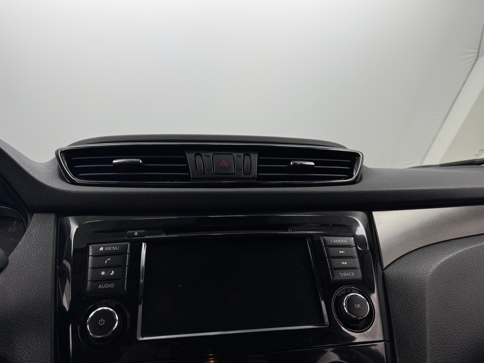 Thumbnail: 2020 Nissan Rogue Sport - 4
