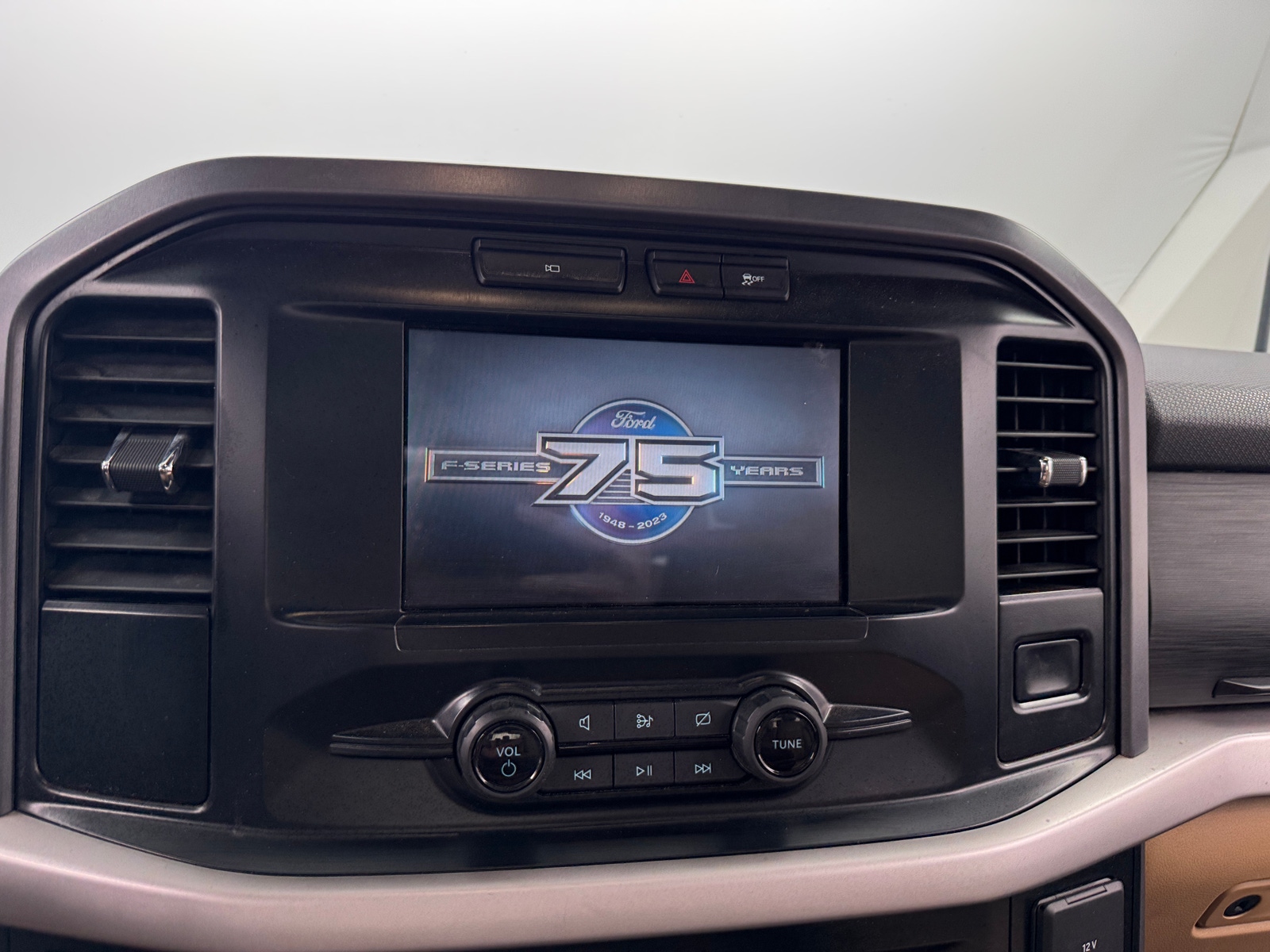 Thumbnail: 2023 Ford Econoline - 4