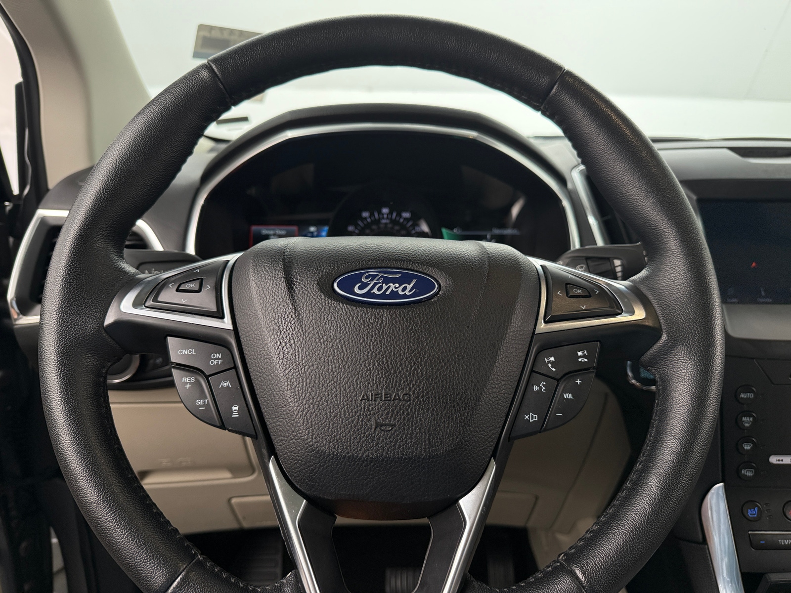 Thumbnail: 2020 Ford Edge - 4