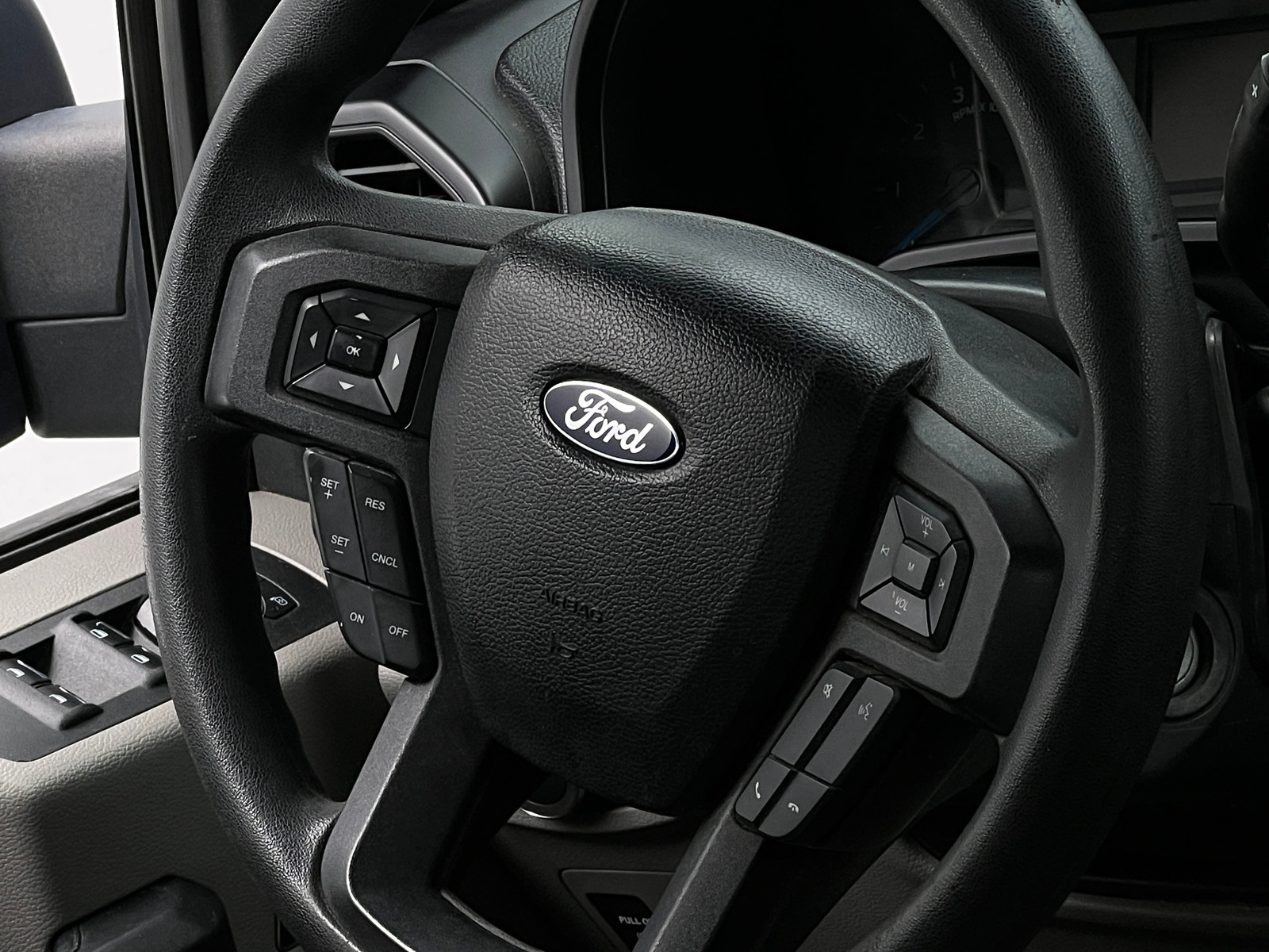 Thumbnail: 2016 Ford Econoline - 5