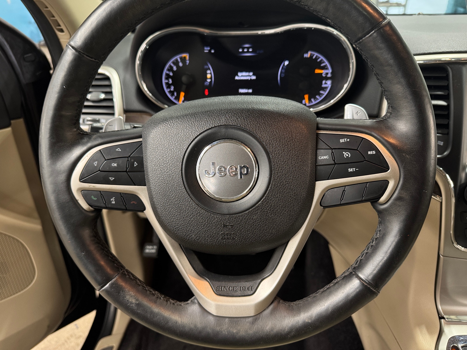 Thumbnail: 2017 Jeep Grand Cherokee - 4