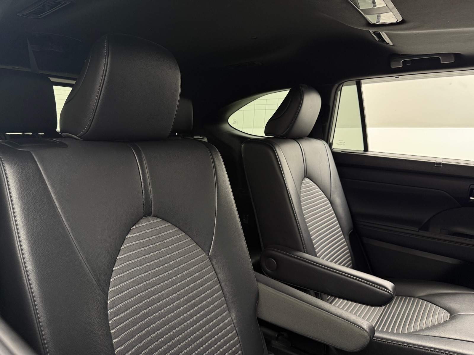 Thumbnail: 2021 Toyota Highlander - 6