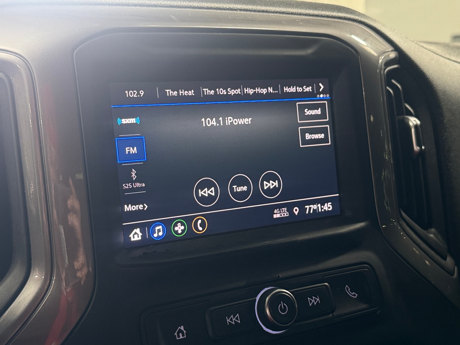 Thumbnail: 2021 Chevrolet Silverado 1500 - 4