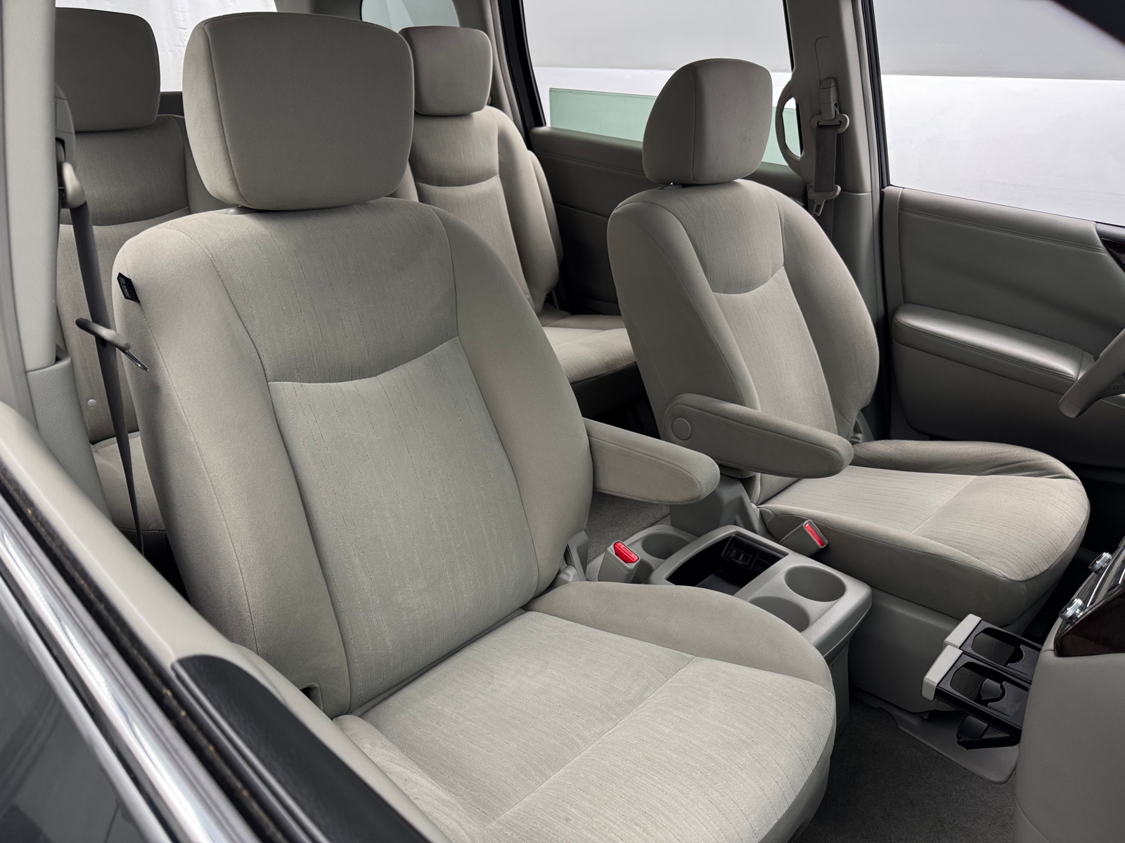 Thumbnail: 2015 Nissan Quest - 2