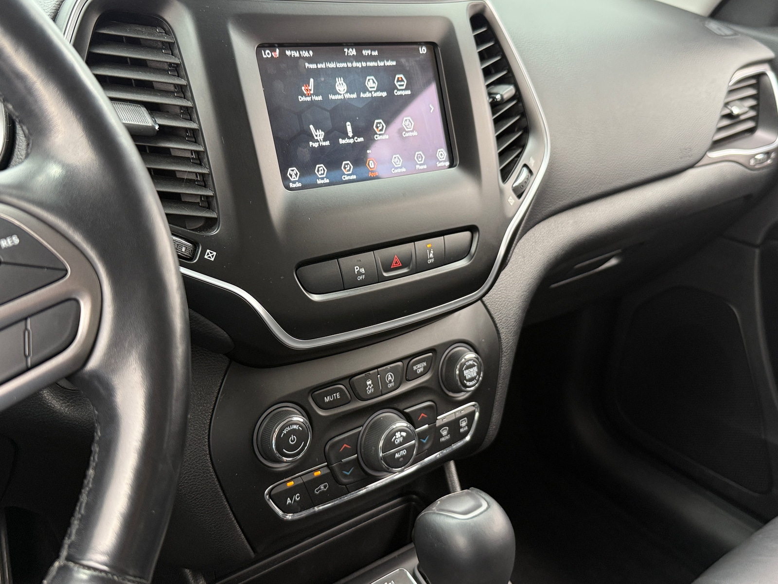 Thumbnail: 2020 Jeep Cherokee - 3