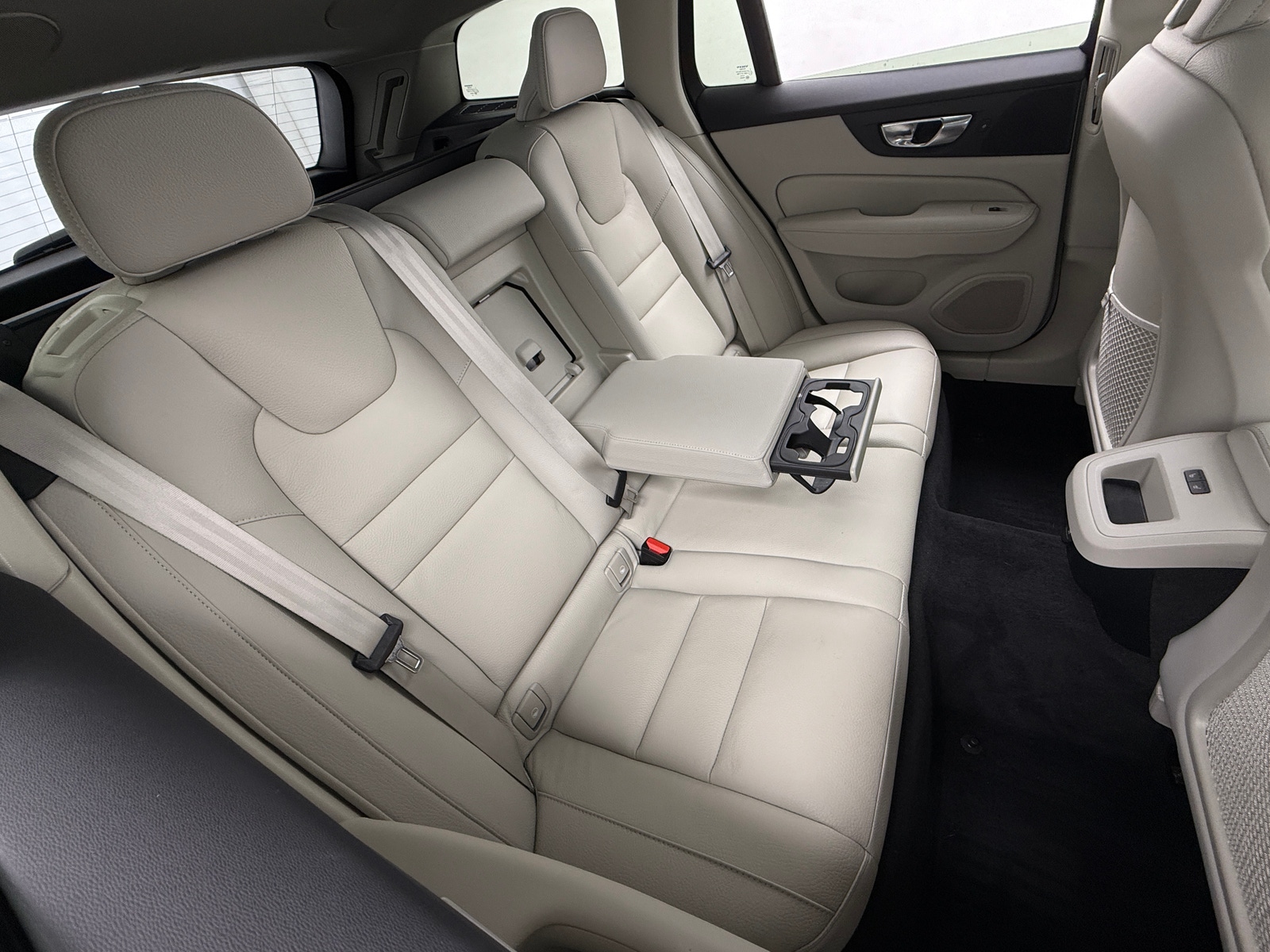 Thumbnail: 2024 Volvo V60 - 5