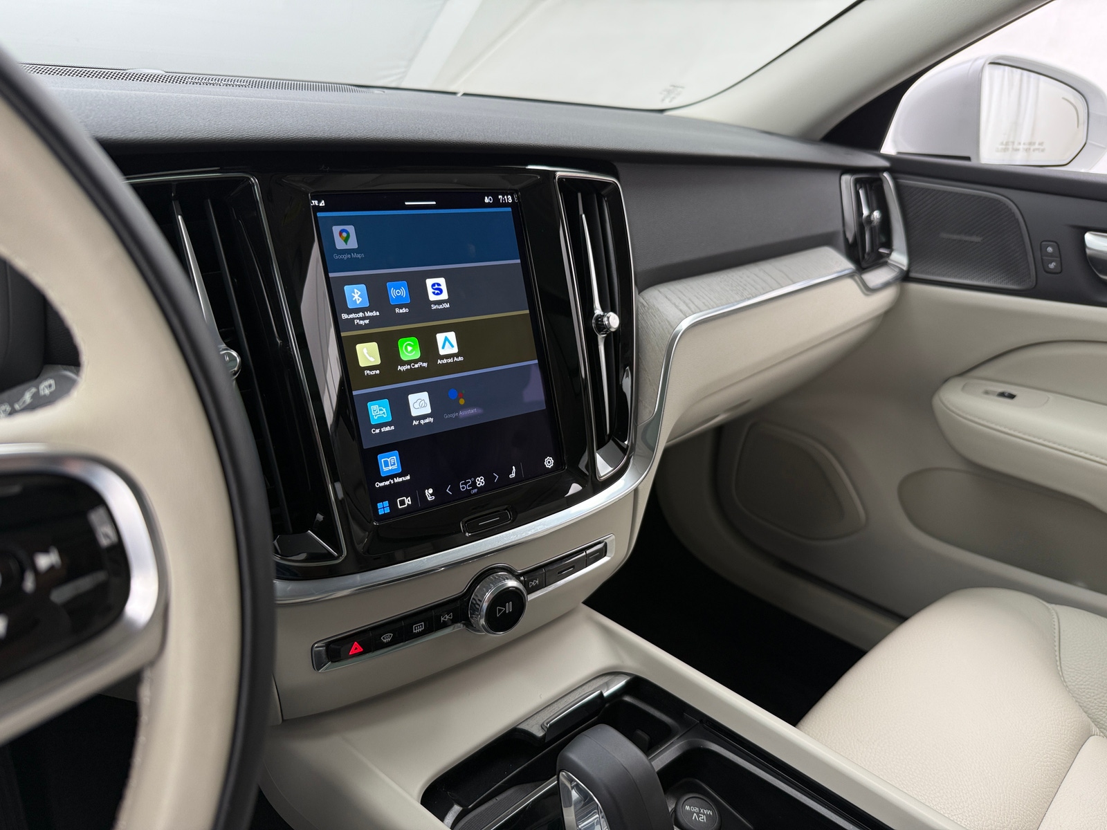 Thumbnail: 2024 Volvo V60 - 3