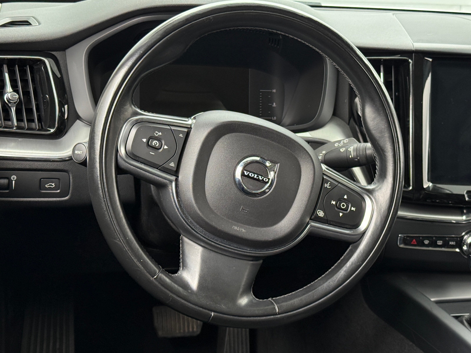 Thumbnail: 2019 Volvo XC60 - 4