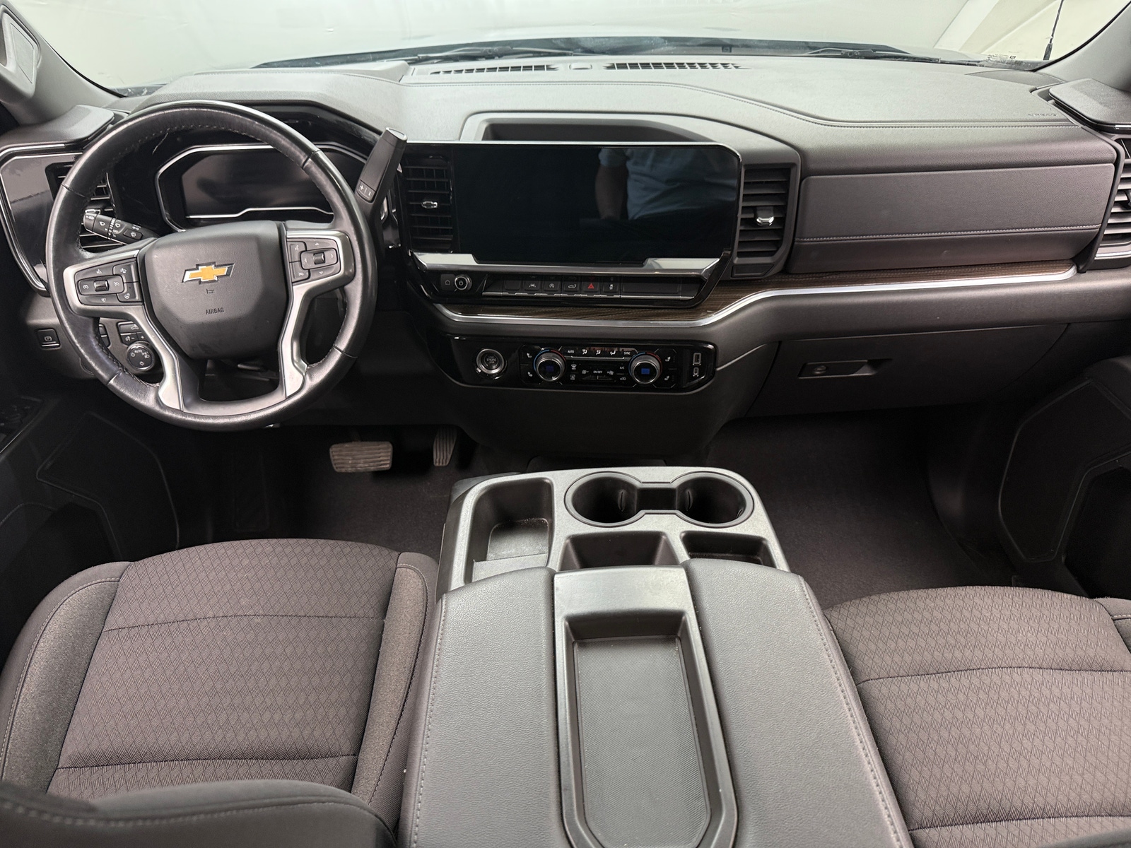 Thumbnail: 2022 Chevrolet Silverado 1500 - 3