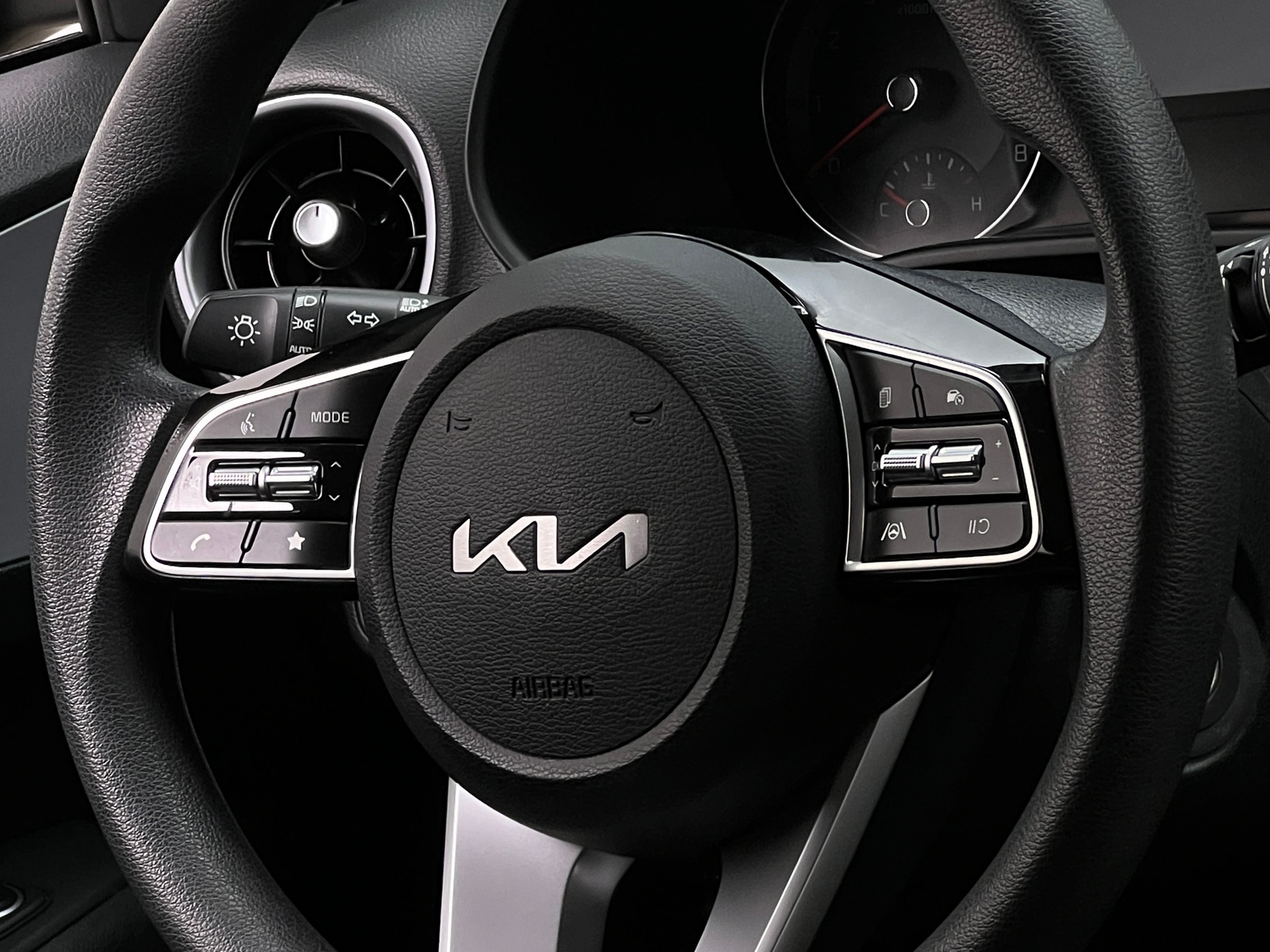 Thumbnail: 2023 Kia Forte - 5