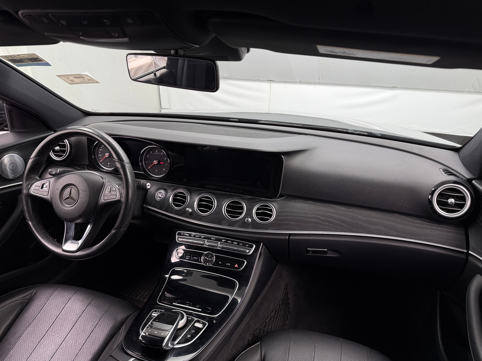 Thumbnail: 2017 Mercedes-Benz E-Class - 2