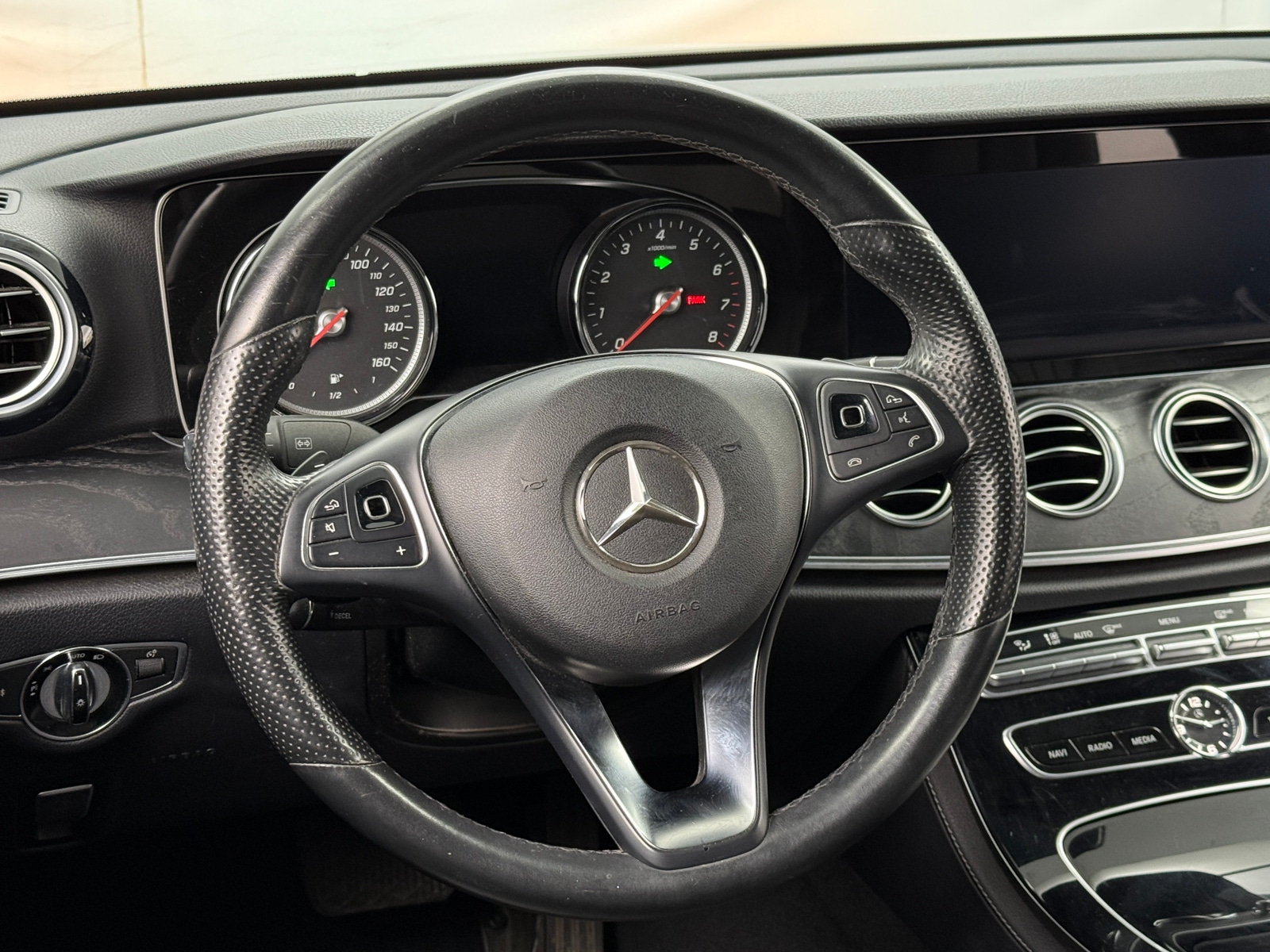 Thumbnail: 2017 Mercedes-Benz E-Class - 4
