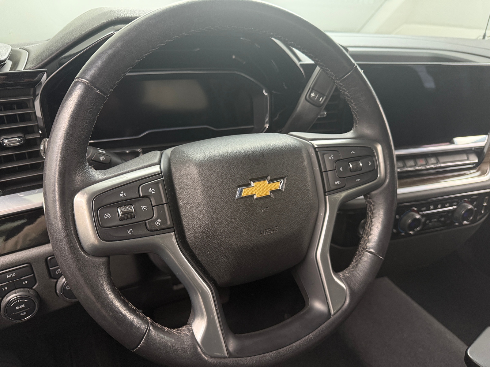 Thumbnail: 2022 Chevrolet Silverado 1500 - 5