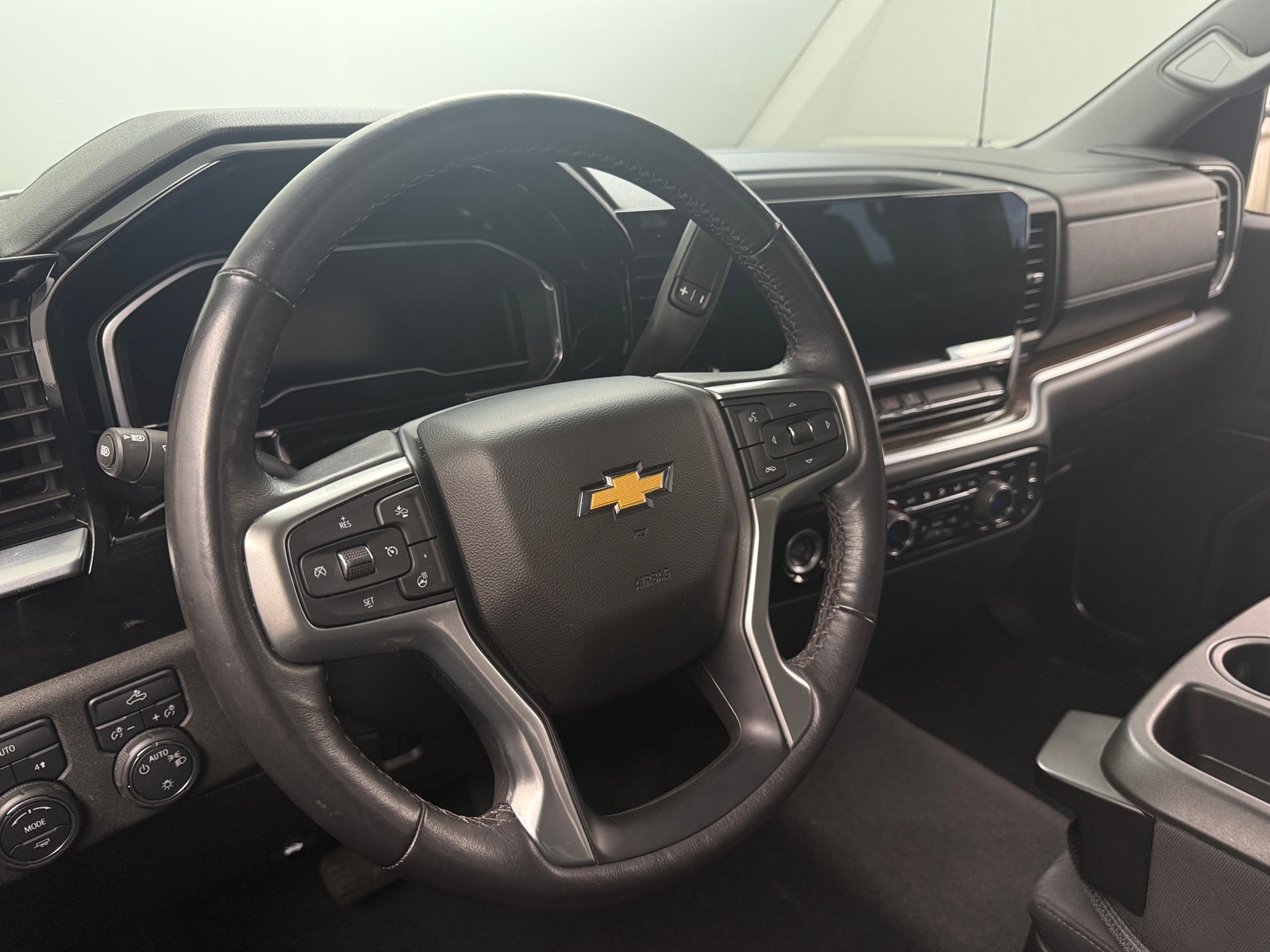 Thumbnail: 2022 Chevrolet Silverado 1500 - 5
