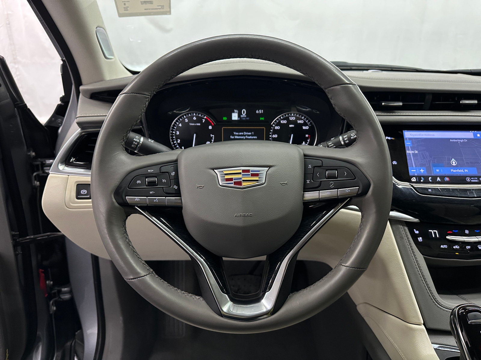Thumbnail: 2025 Cadillac XT6 - 4